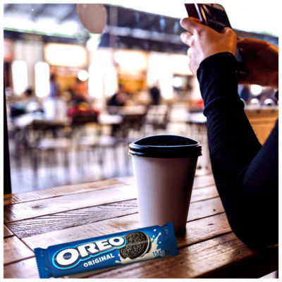 OREO Original Vanilla Sandwich Cookies 14 cookies 154 g thumbnail 3