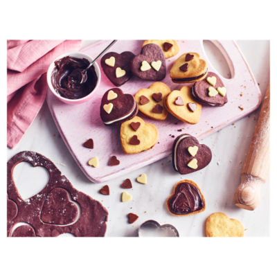 60 White & Milk Chocolate Hearts 40g thumbnail 3