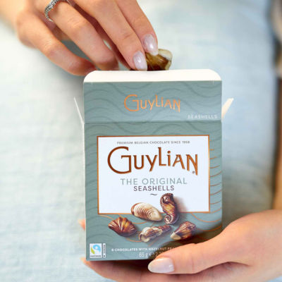 Fairtrade The Original Seashells 6 Chocolates with Hazelnut Praliné Filling 65g thumbnail 3