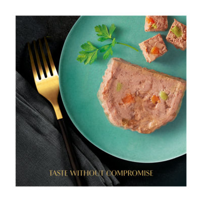 Classics Adult Wet Cat Food with Salmon in Terrine 8 x 85g Tray thumbnail 4