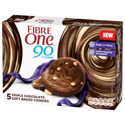 90 Calorie Triple Chocolate Soft Baked Cookies 5 x 24g (120g) thumbnail 4