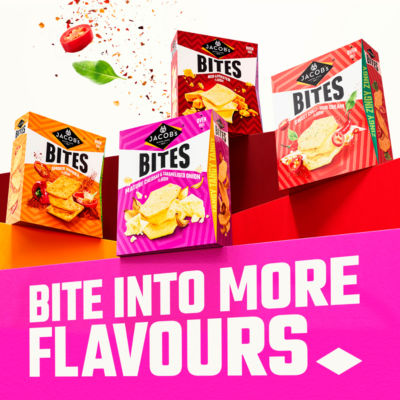 Bites Mature Cheddar & Onion Crackers 125g thumbnail 4