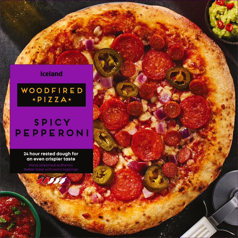 Iceland Woodfired Spicy Pepperoni x3 375g (Triple Pack)
