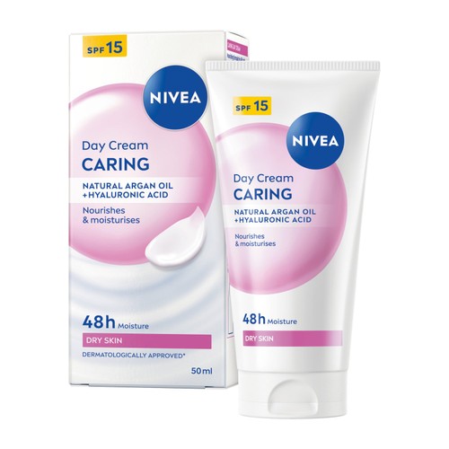 NIVEA Nourishing Day Cream for Dry and Sensitive Skin SPF15