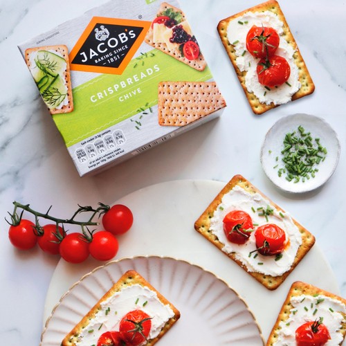 Jacob's Crispbreads Chive Crackers 5 Pack Multipack thumbnail 2