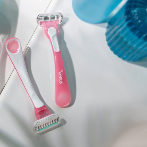 Gillette Venus Sensitive Disposable Razors  thumbnail 7