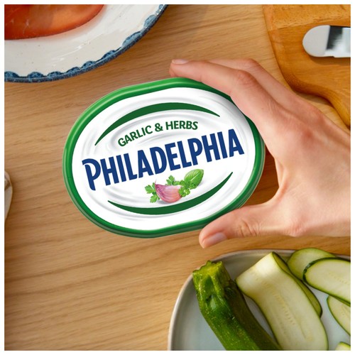 Philadelphia Garlic & Herbs Soft Cream Cheese 165g thumbnail 3