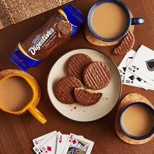 McVitie's Milk Chocolate Digestive Biscuits  thumbnail 4