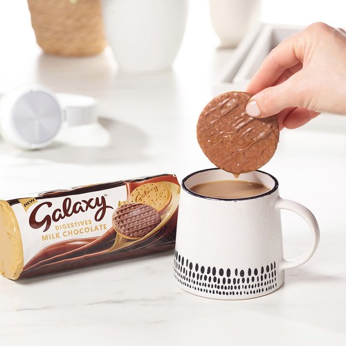 Galaxy Milk Chocolate Digestive Biscuits thumbnail 2