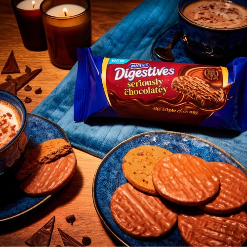 McVitie's Seriously Chocolatey Chocolate Digestives Biscuits thumbnail 2
