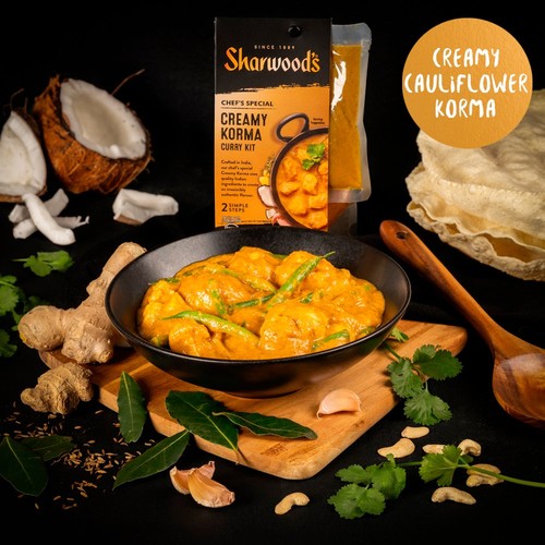 Sharwood's Indian Korma Curry Sauce Meal Kit 280g thumbnail 2