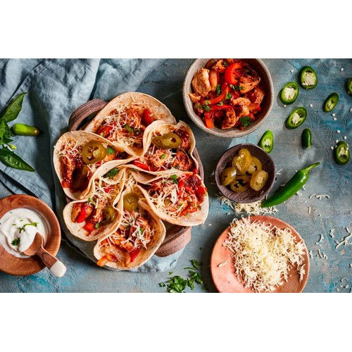 Capsicana Mexican Chilli & Honey Fajita Mild Spice Meal Kit 335g thumbnail 2