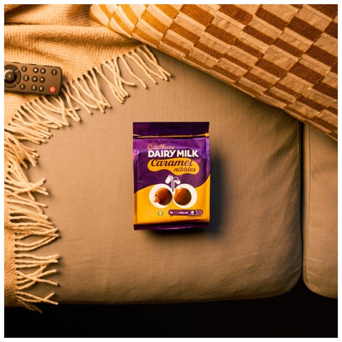 Cadbury Dairy Milk Chocolate Caramel Nibbles Bag thumbnail 3