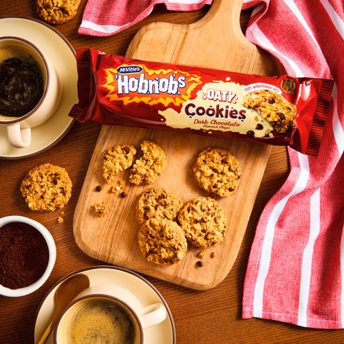 Mcvitie's Hobnobs Biscuits Oaty Cookies Dark Chocolate 155g thumbnail 2