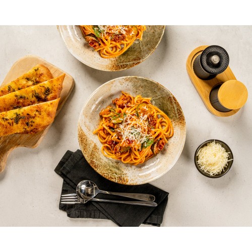 Loyd Grossman Creamy Tomato & Parmigiano Reggiano Tomato Pasta Sauce 290g thumbnail 4
