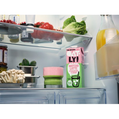 Oatly Oat Drink Matcha Latte Strawberry Flavour 1L thumbnail 5