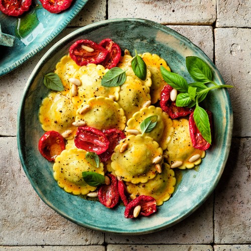 La Famiglia Rana Basil & Pine Nut Pesto Ravioli 250g thumbnail 2