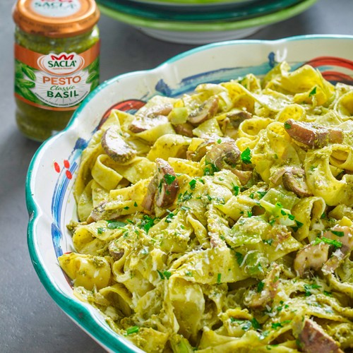 Sacla' Classic Basil Pesto thumbnail 5
