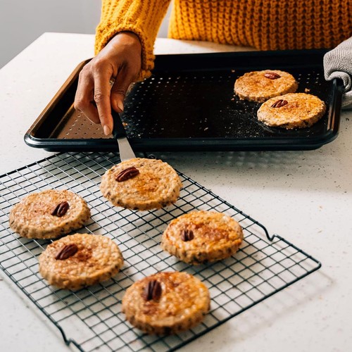 Tala Non-Stick Cake Cooling Rack 40 x 25cm  thumbnail 3
