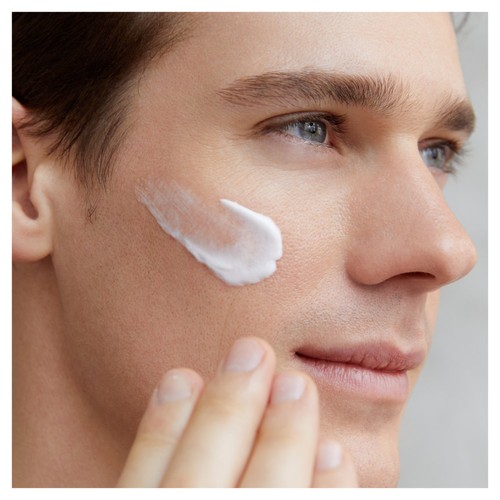 NIVEA MEN Protect & Care Rehydrating Face Moisturiser  thumbnail 7