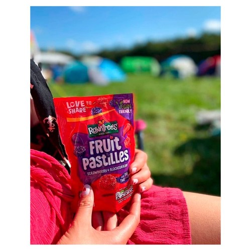 Rowntree's Fruit Pastilles Strawberry & Blackcurrant Sweets Sharing Bag thumbnail 4
