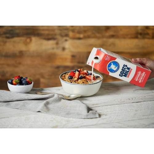 St Helen's Farm Skimmed Goats Milk thumbnail 2