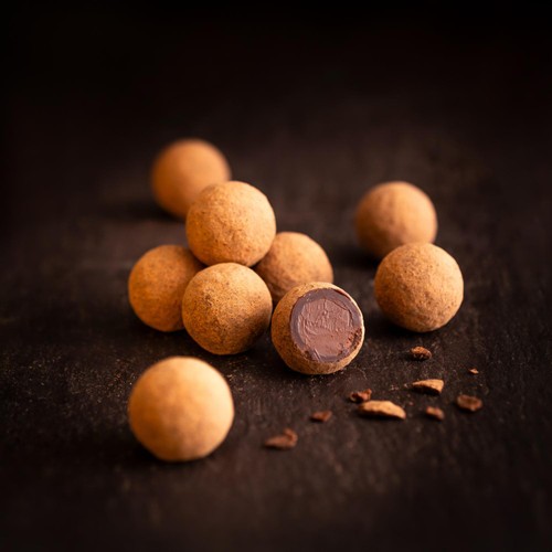 Willie's Cacao Dark Chocolate Praline Truffles Gift Box thumbnail 3