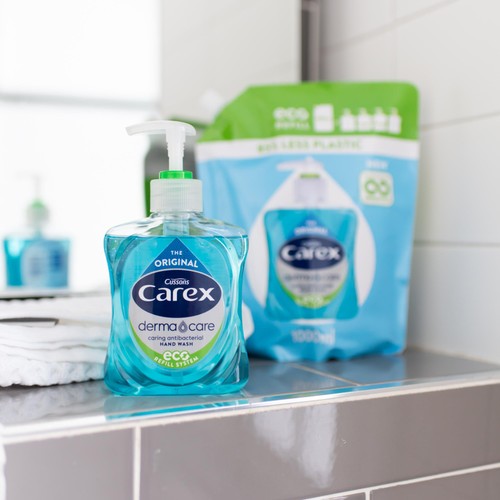 Carex Original Antibacterial Handwash Refill thumbnail 3
