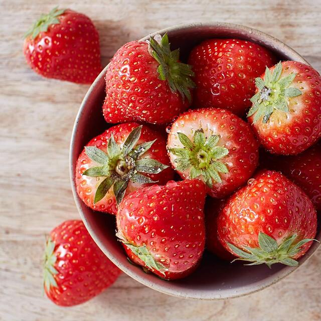 Ocado British Strawberries thumbnail 3