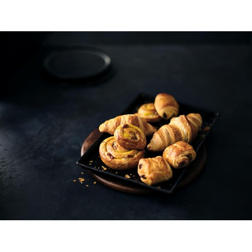 M&S 6 Ready to Bake Pains Aux Raisins Frozen thumbnail 2