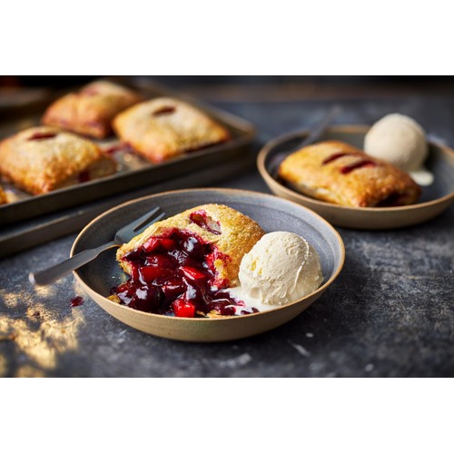 M&S Handcrafted All Butter Puff Pastry thumbnail 2