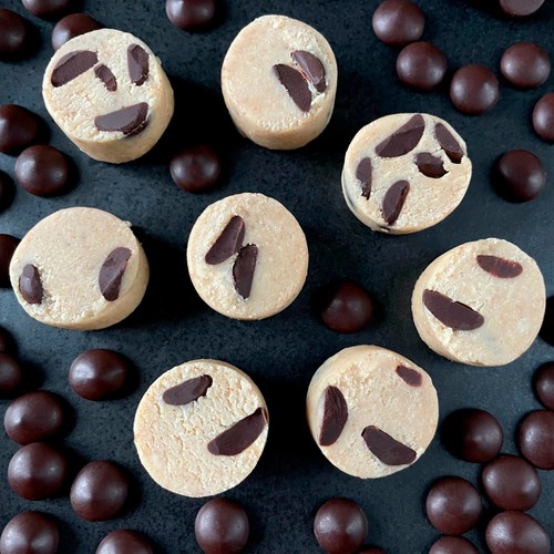 Nibble Simply Cheeky Choc Chip Cookie Dough Low Carb Biscuit Bites thumbnail 5