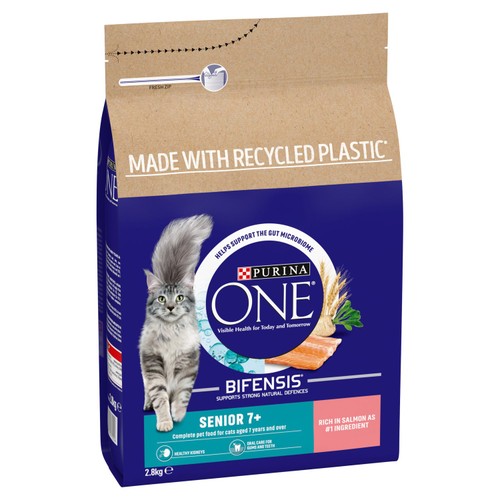 Purina One Senior 7+ Salmon Dry Cat Food thumbnail 2