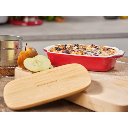 KitchenAid Empire Red Medium 26cm Stoneware Dish with Bamboo Lid thumbnail 7