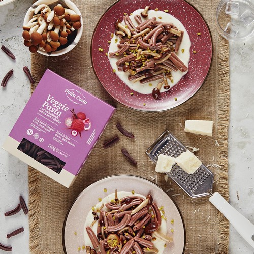 Dalla Costa Veggie pasta with beetroot, black carrot and onion thumbnail 2