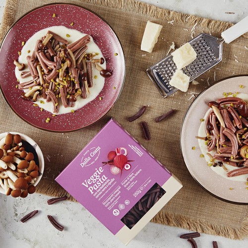 Dalla Costa Veggie pasta with beetroot, black carrot and onion thumbnail 3
