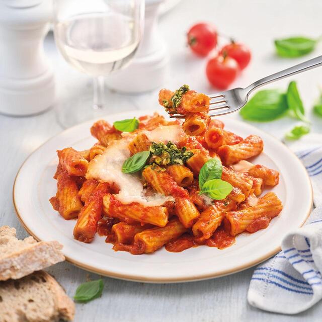 M&S Tomato & Mozzarella Pasta Bake Serves 2 thumbnail 3