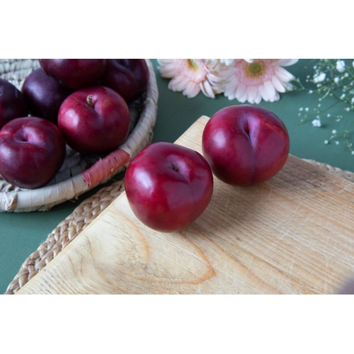 Diamond Crop Ripe and Ready to Eat Plums thumbnail 7