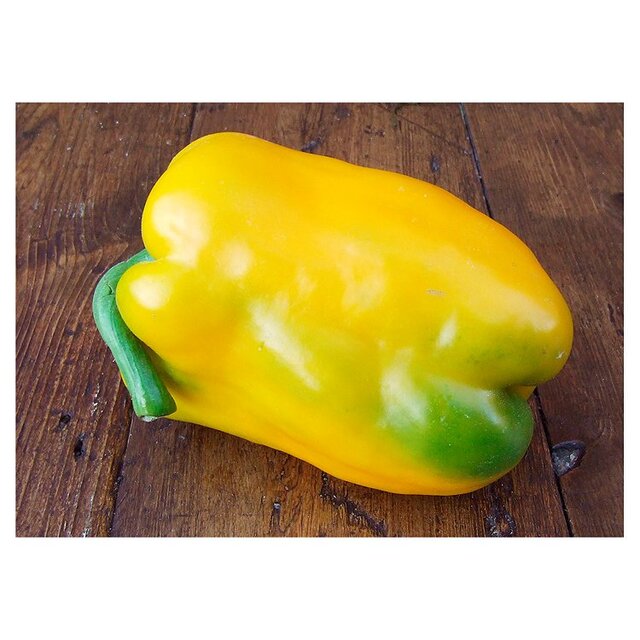 Natoora Italian Large Yellow and Green Pepper  thumbnail 2