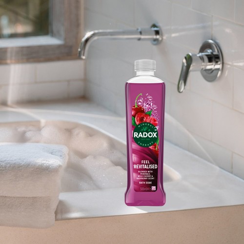 Radox Feel Revitalised Bath Soak thumbnail 5