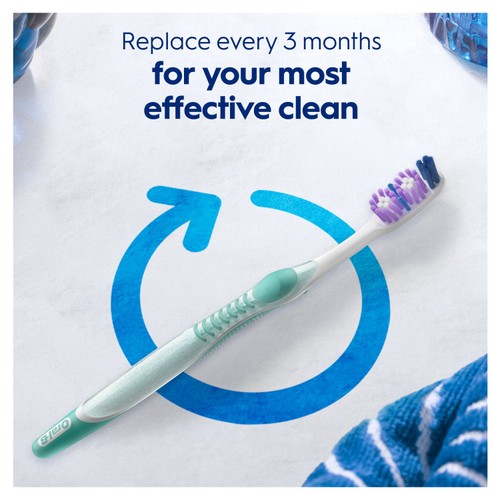 Oral-B Pro 3D Clean Advanced Medium Toothbrush thumbnail 2