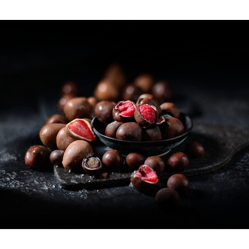 M&S Dark & White Chocolate Enrobed Frozen Raspberries thumbnail 3
