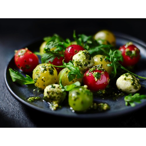 M&S Isle of Wight Tomatoes, Mozzarella & Rocket thumbnail 3