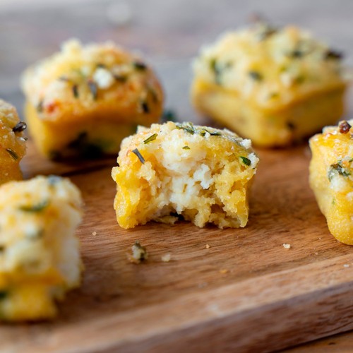Higgidy Extra Mature Cheddar & Spring Onion Savoury Scone Bites thumbnail 2