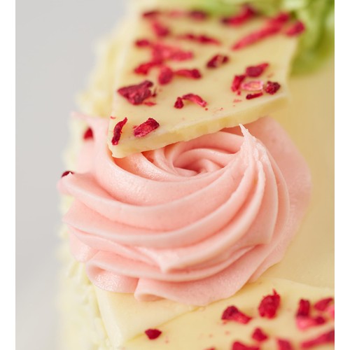 Lola's Vanilla Pastel Cake thumbnail 7