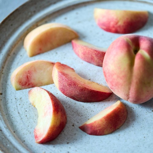 Natoora Italian Large Ripe White Peaches thumbnail 2
