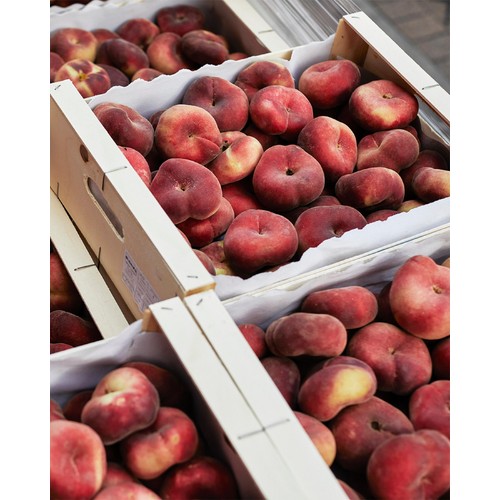 Natoora Spanish Flat White Peaches thumbnail 2
