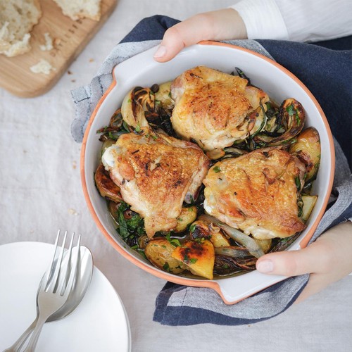 Daylesford Organic Chicken Thighs thumbnail 3
