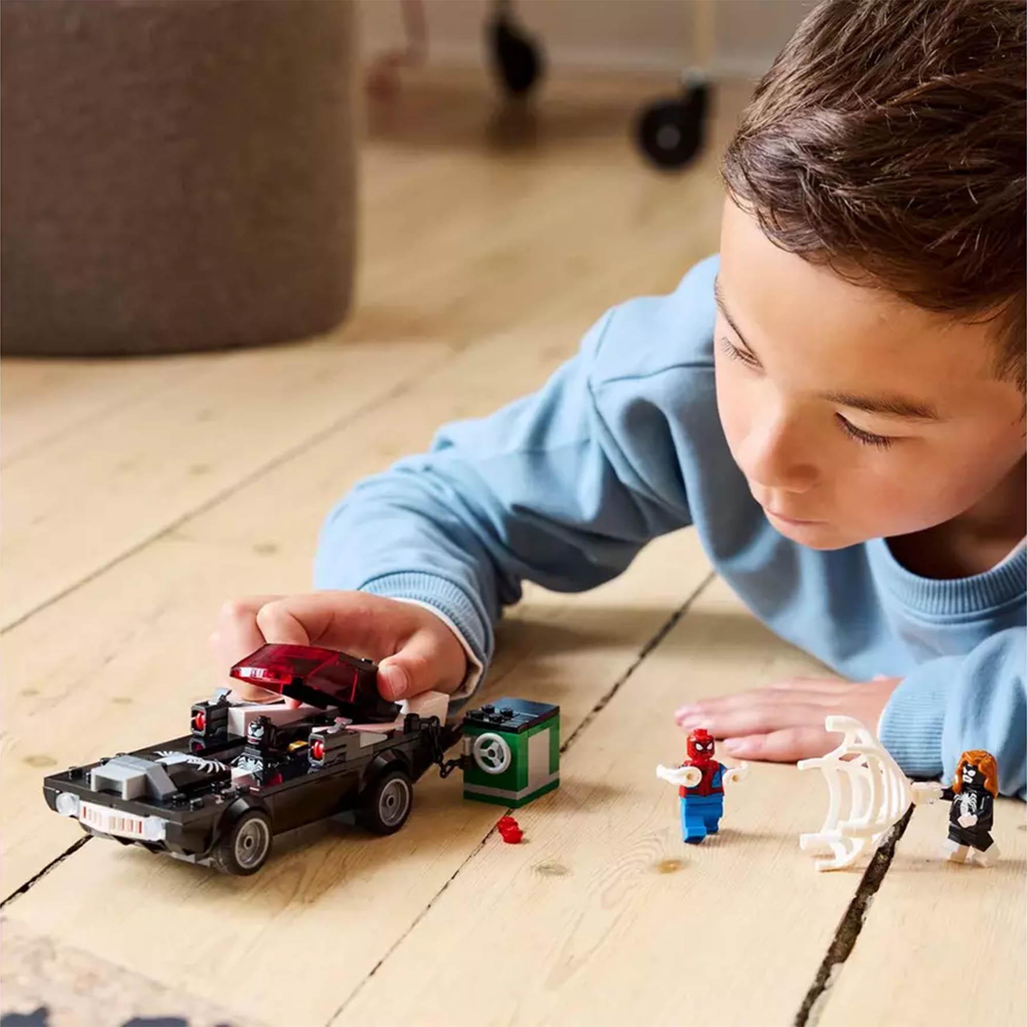 LEGO Marvel Spider-Man vs. Venom Muscle Car Playset 76309 thumbnail 2