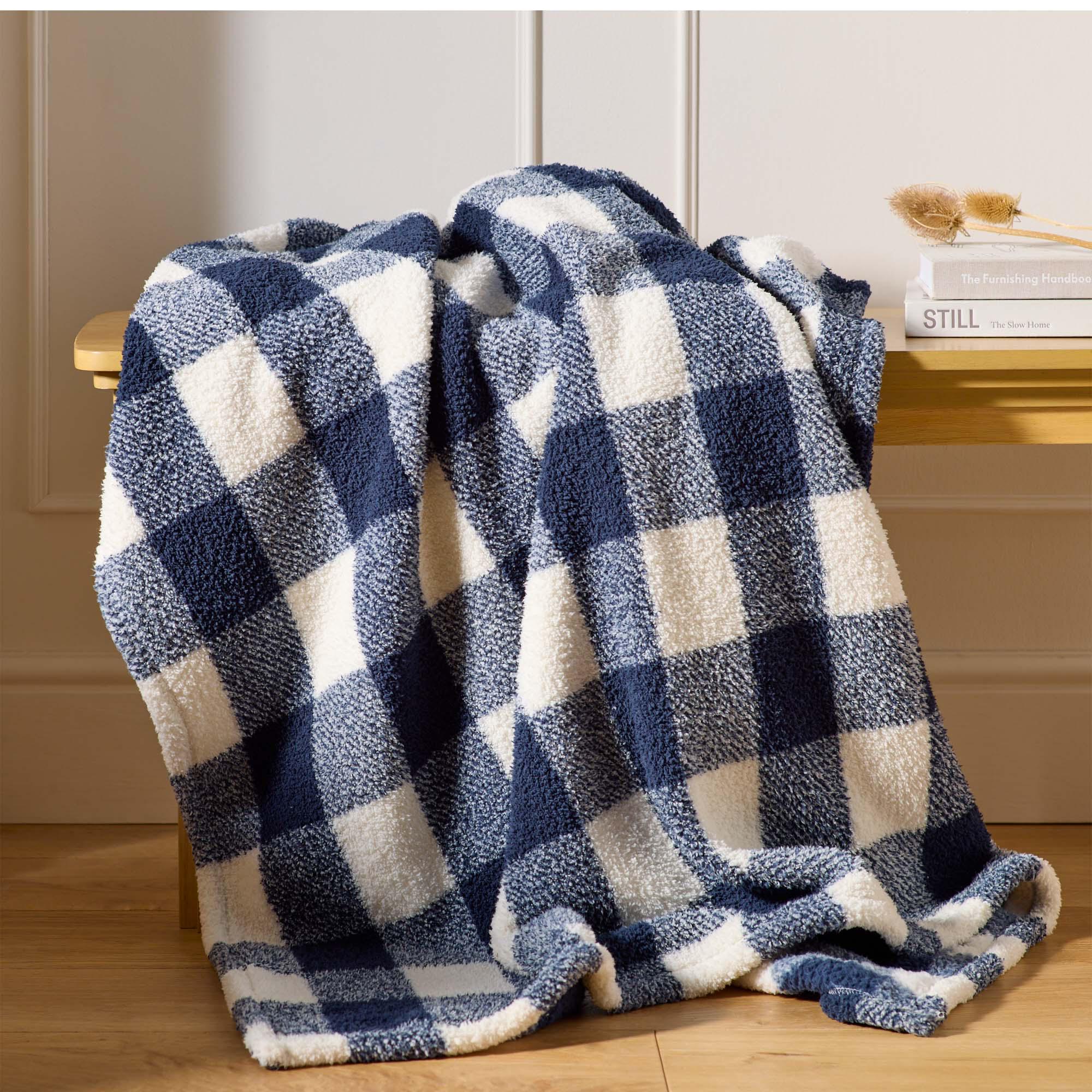 Sainsbury's Home Check Teddy Fleece Throw - Navy - 125x150 thumbnail 2